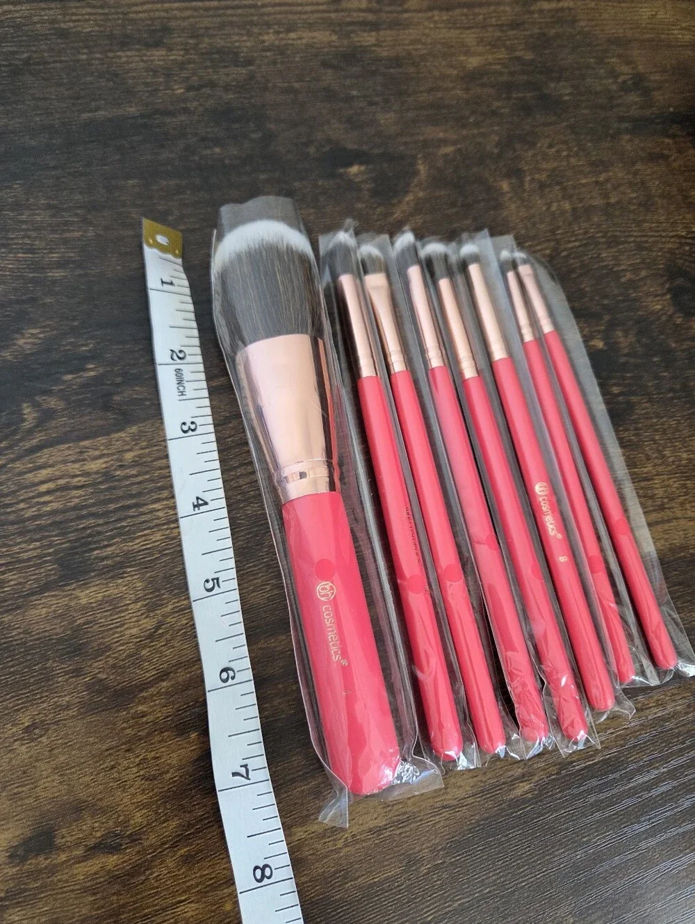 NEW BH Cosmetics Makeup Brush Set Of 8 Brushes Pink Various Sizes Cosmetology
